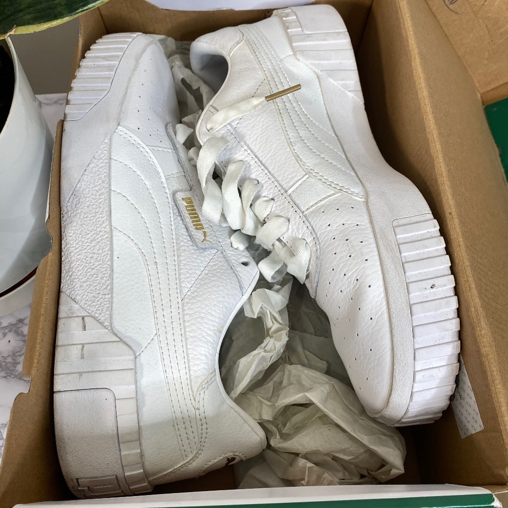 All White Leather Puma sneakers